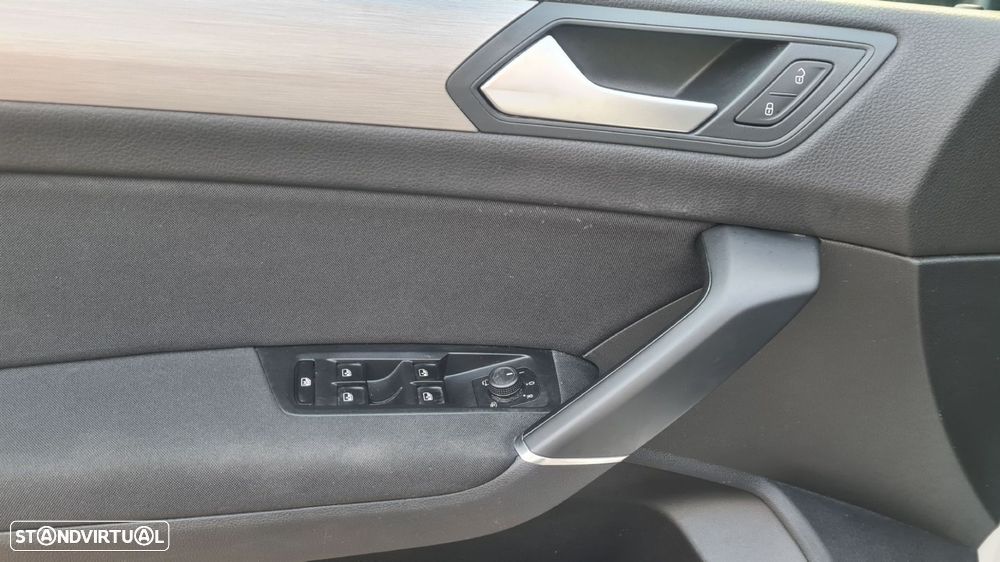 VW Touran 1.6 TDI Confortline DSG - 8