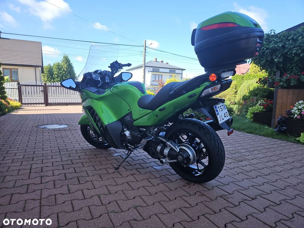 Kawasaki GTR - 7