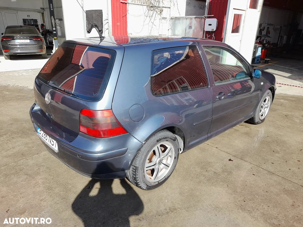 Volkswagen Golf - 1