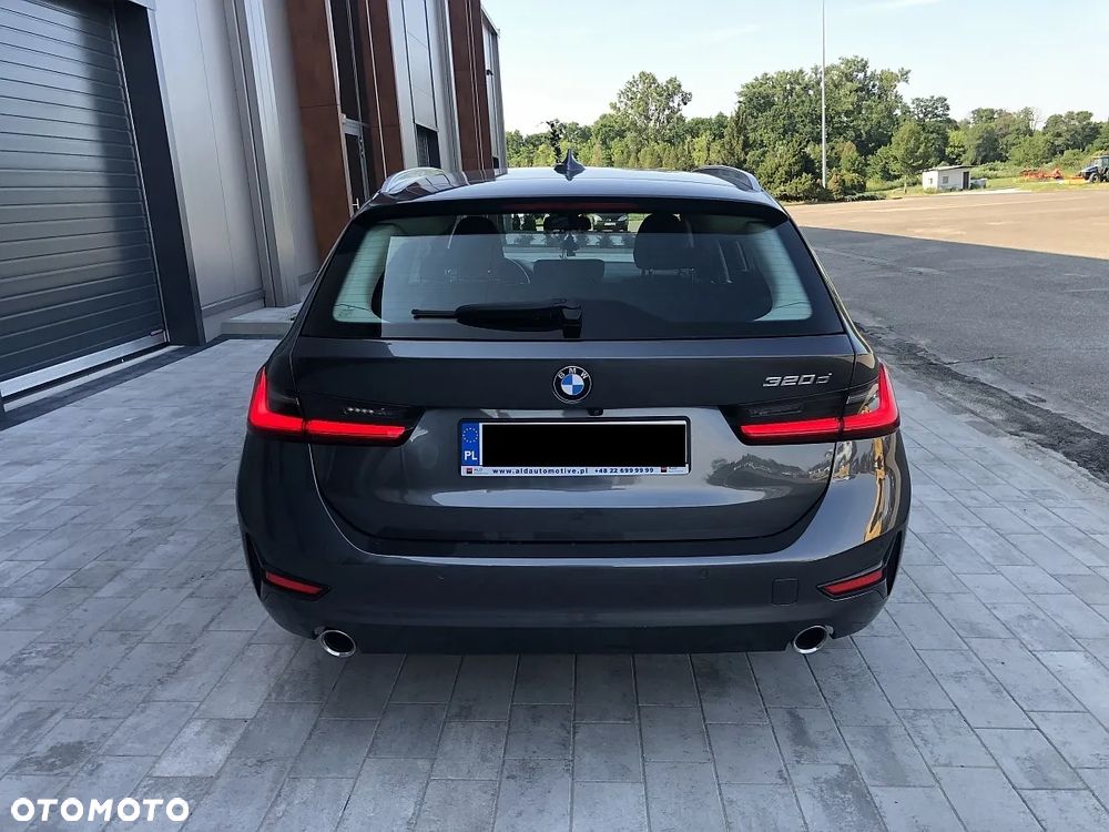 BMW Seria 3 320d Sport Line - 6