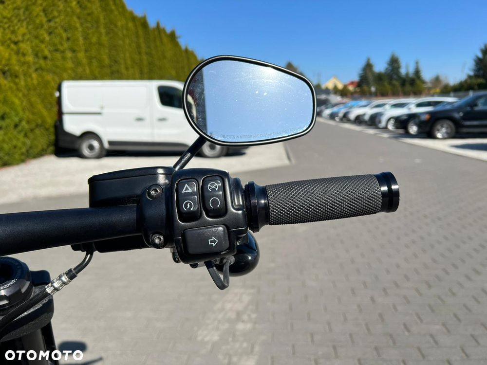 Harley-Davidson Softail Fat Bob - 13