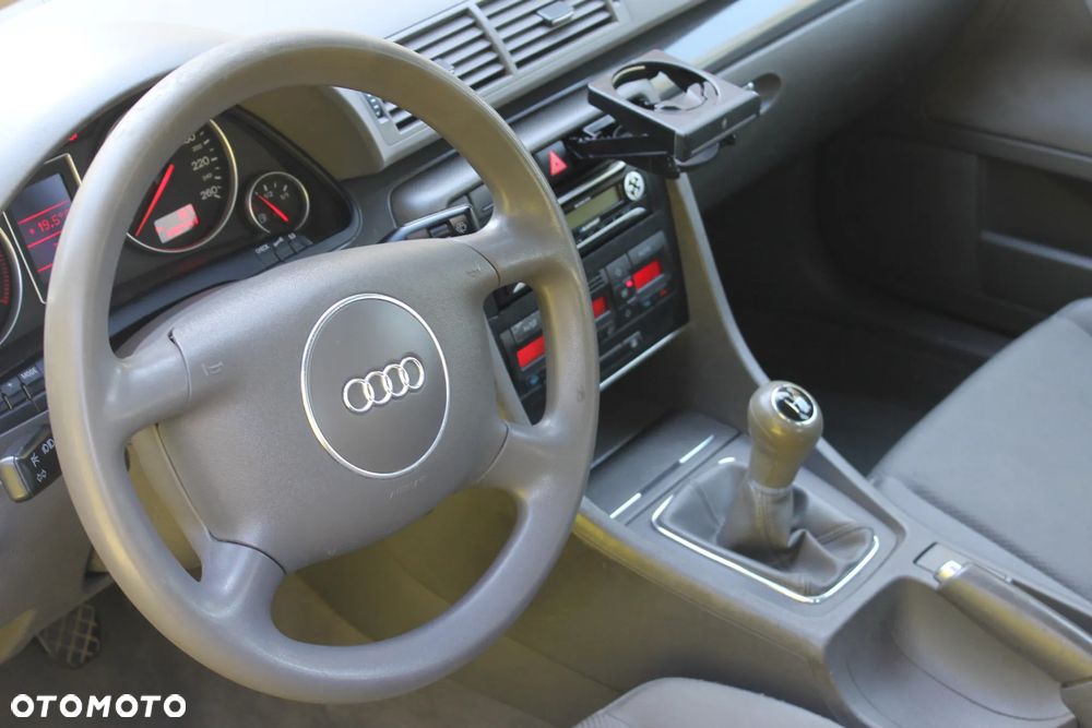 Audi A4 Limousine - 9