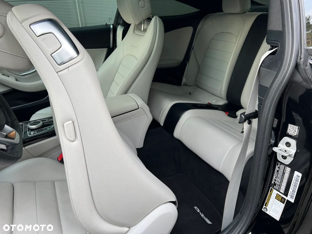 Mercedes-Benz Klasa C 300 7G-TRONIC AMG Line - 14