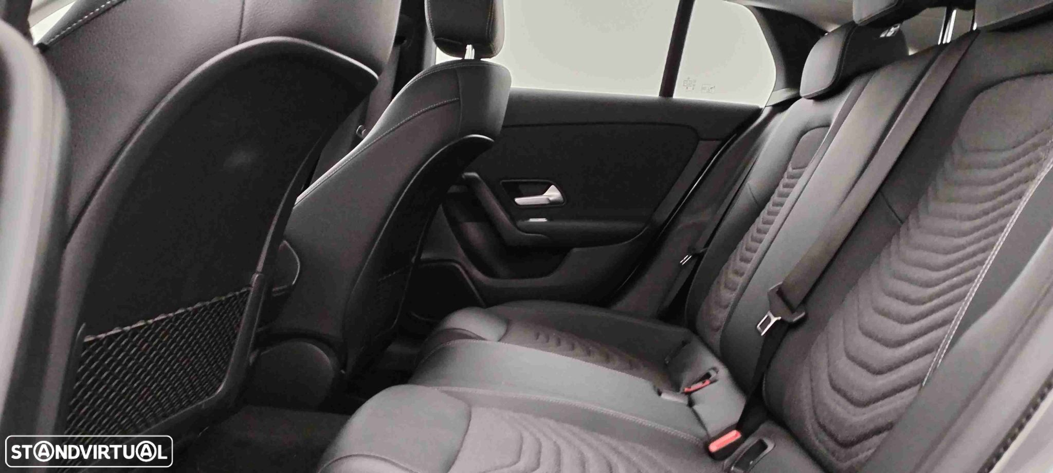 Mercedes-Benz CLA 180 d - 25