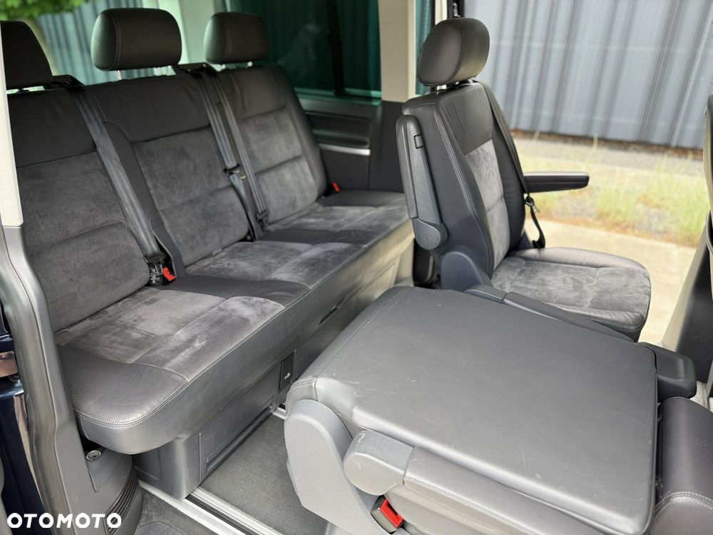 Volkswagen Multivan - 11