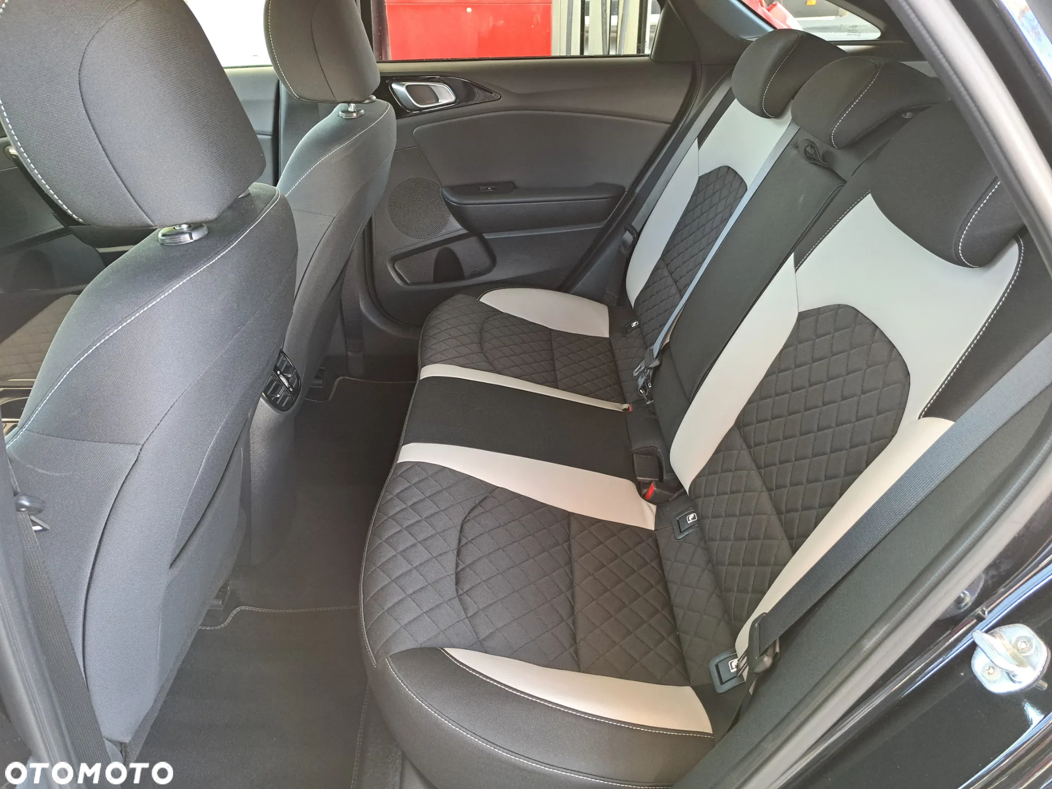 Kia ProCeed 1.5 T-GDI GT Line - 34