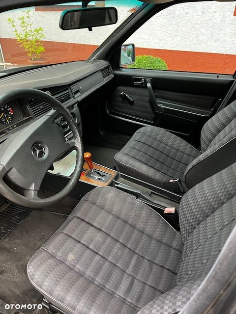 Mercedes-Benz W201 (190) - 5