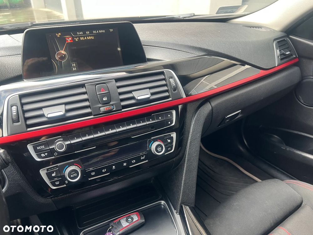 BMW Seria 3 320d Sport Line - 12