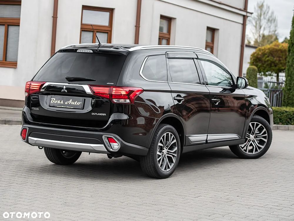 Mitsubishi Outlander 2.2 DI-D 4WD Automatik Diamant Edition - 14