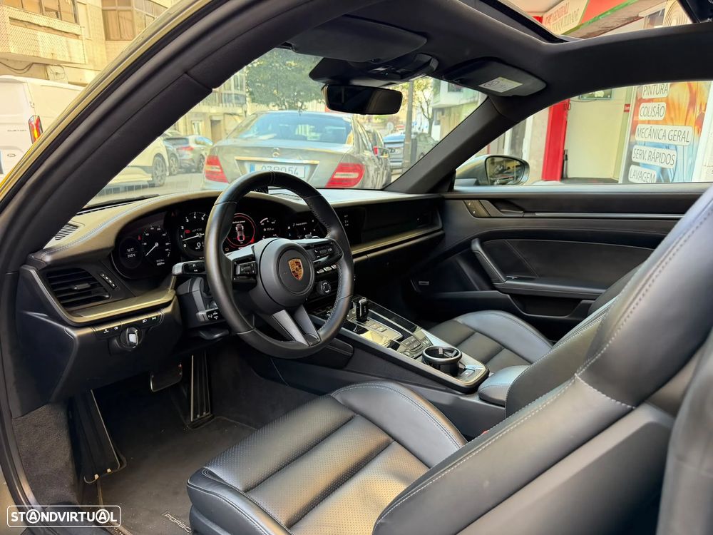 Porsche 911 (992) Carrera GTS PDK - 2