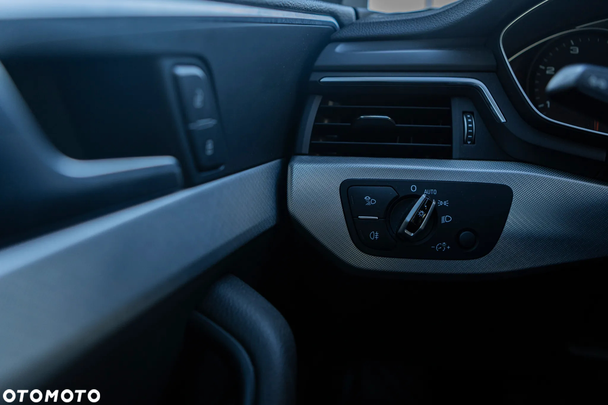 Audi A4 2.0 TDI S tronic - 13