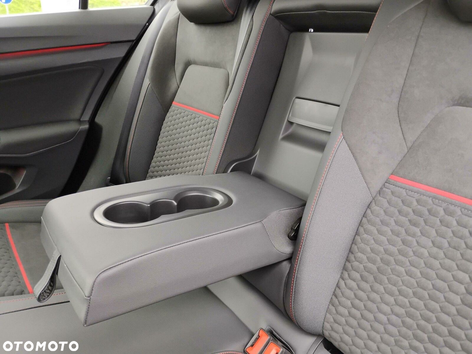 Volkswagen Golf VIII 2.0 TSI GTI DSG - 34