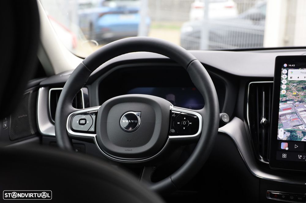 Volvo XC 60 2.0 T6 PHEV Core AWD - 18