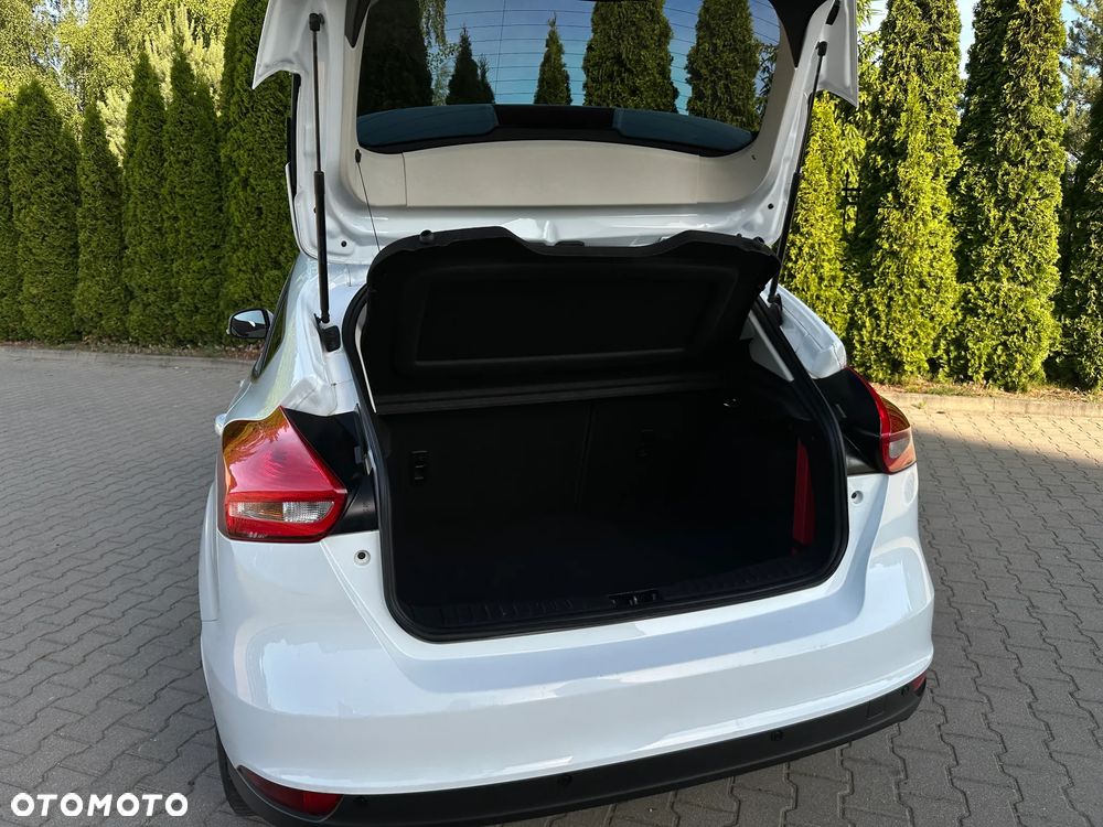 Ford Focus 1.5 EcoBlue STart-Stopp-System TITANIUM - 19