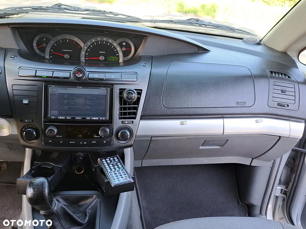 SsangYong/KGM Rodius - 8