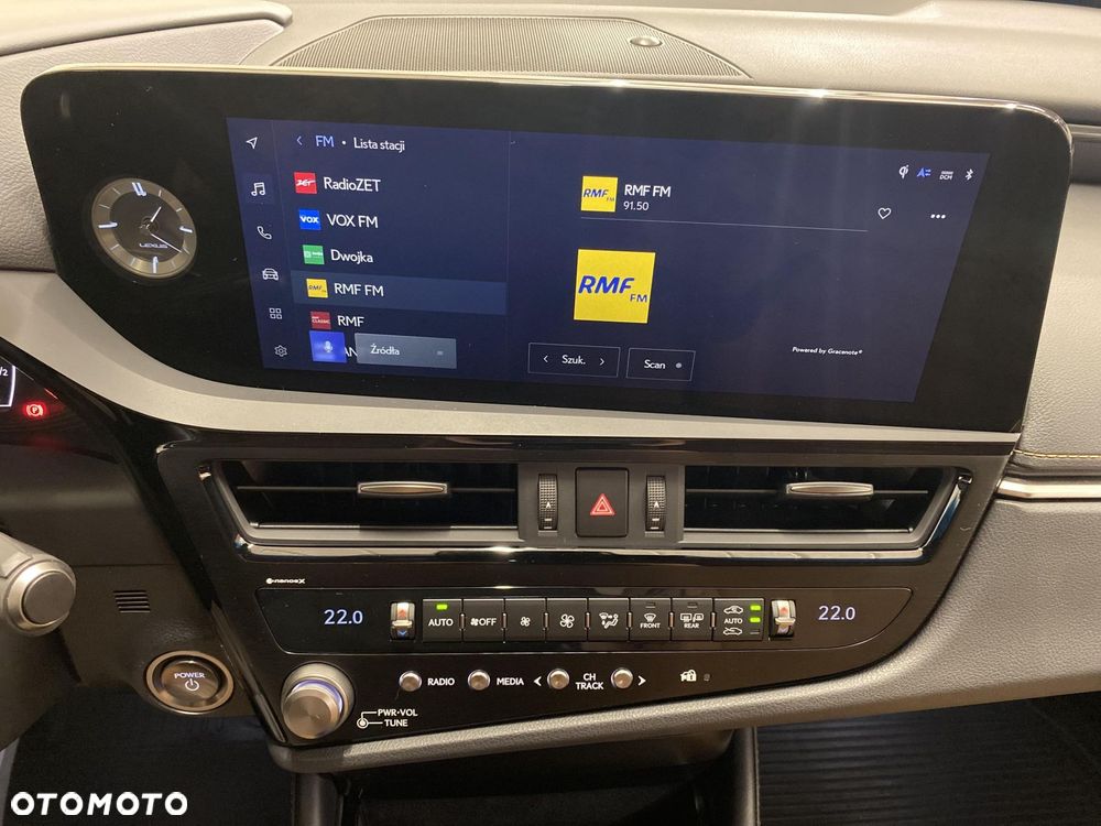 Lexus ES 300h Business Edition - 17