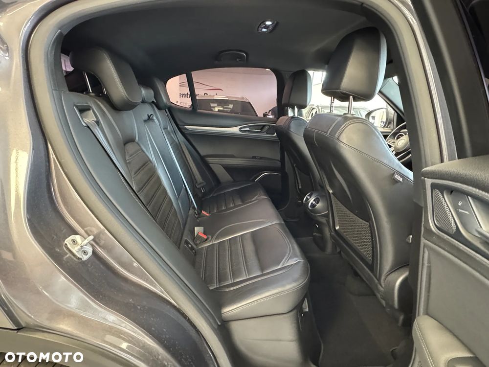 Alfa Romeo Stelvio 2.0 Turbo TI Q4 - 8
