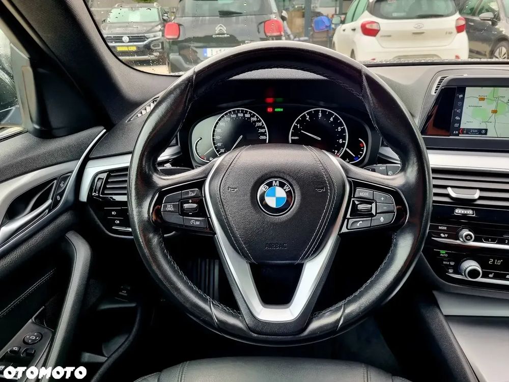 BMW Seria 5 520i Sport Line - 17