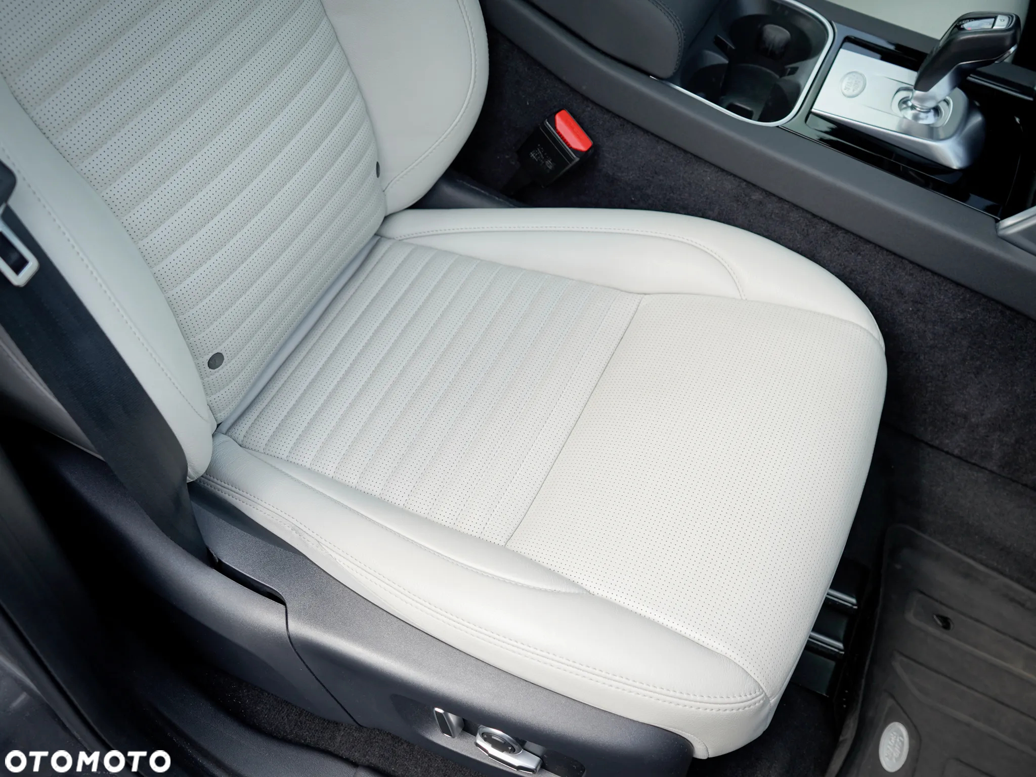 Land Rover Discovery Sport - 16