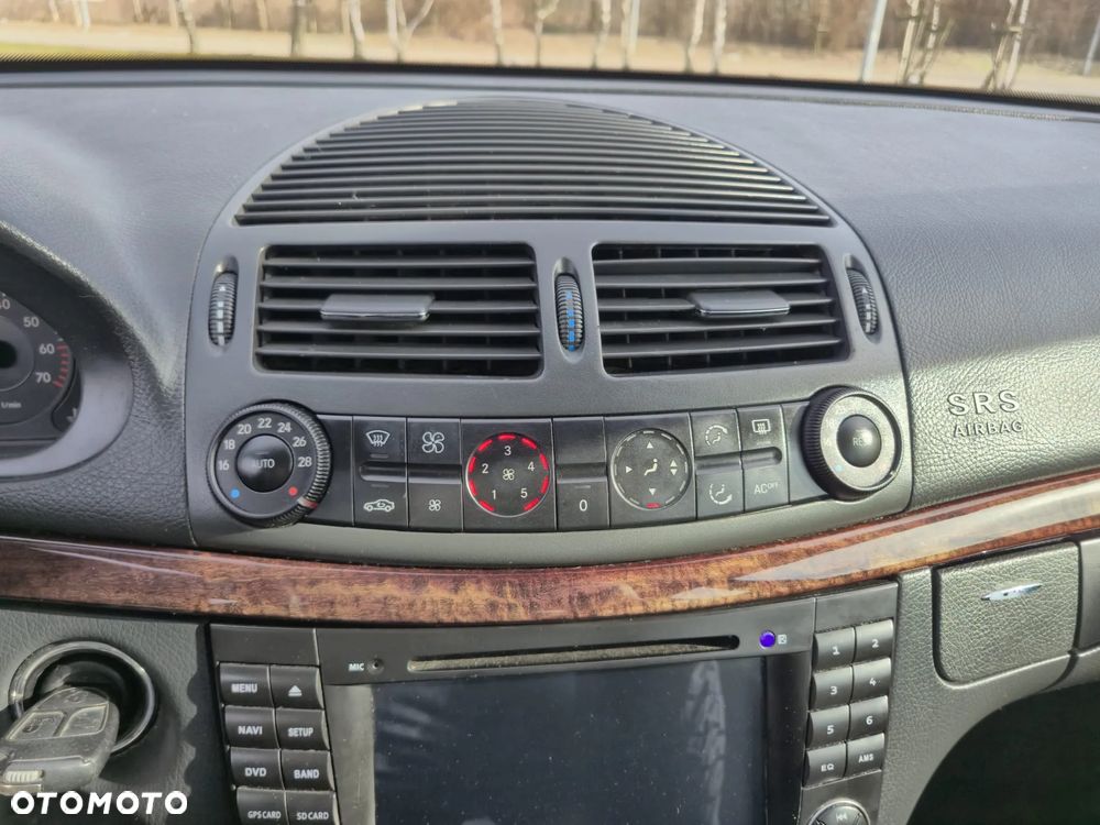 Mercedes-Benz Klasa E 240 Classic - 15