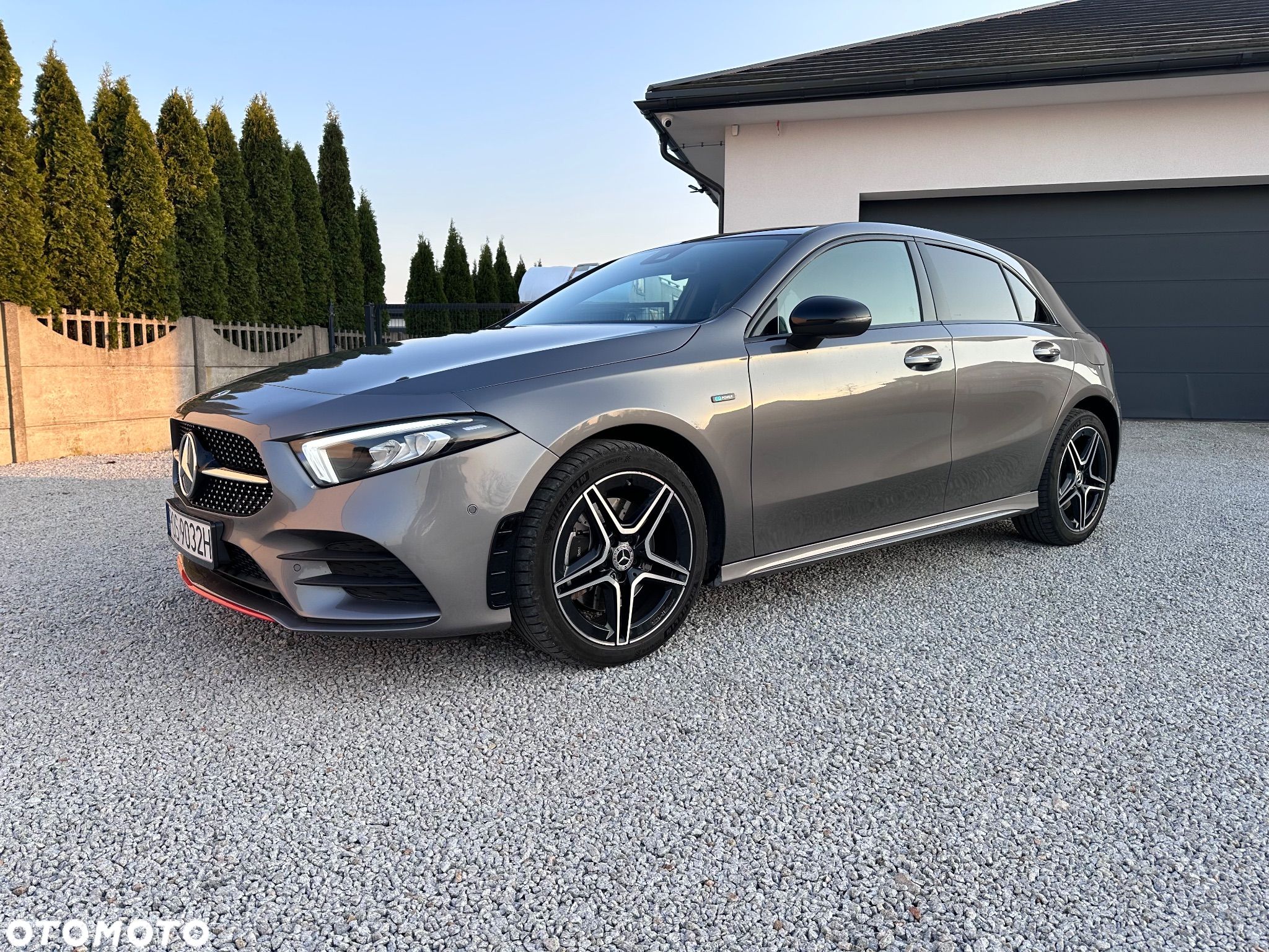 Mercedes-Benz Klasa A 250 e PHEV AMG Line 8G-DCT - 1