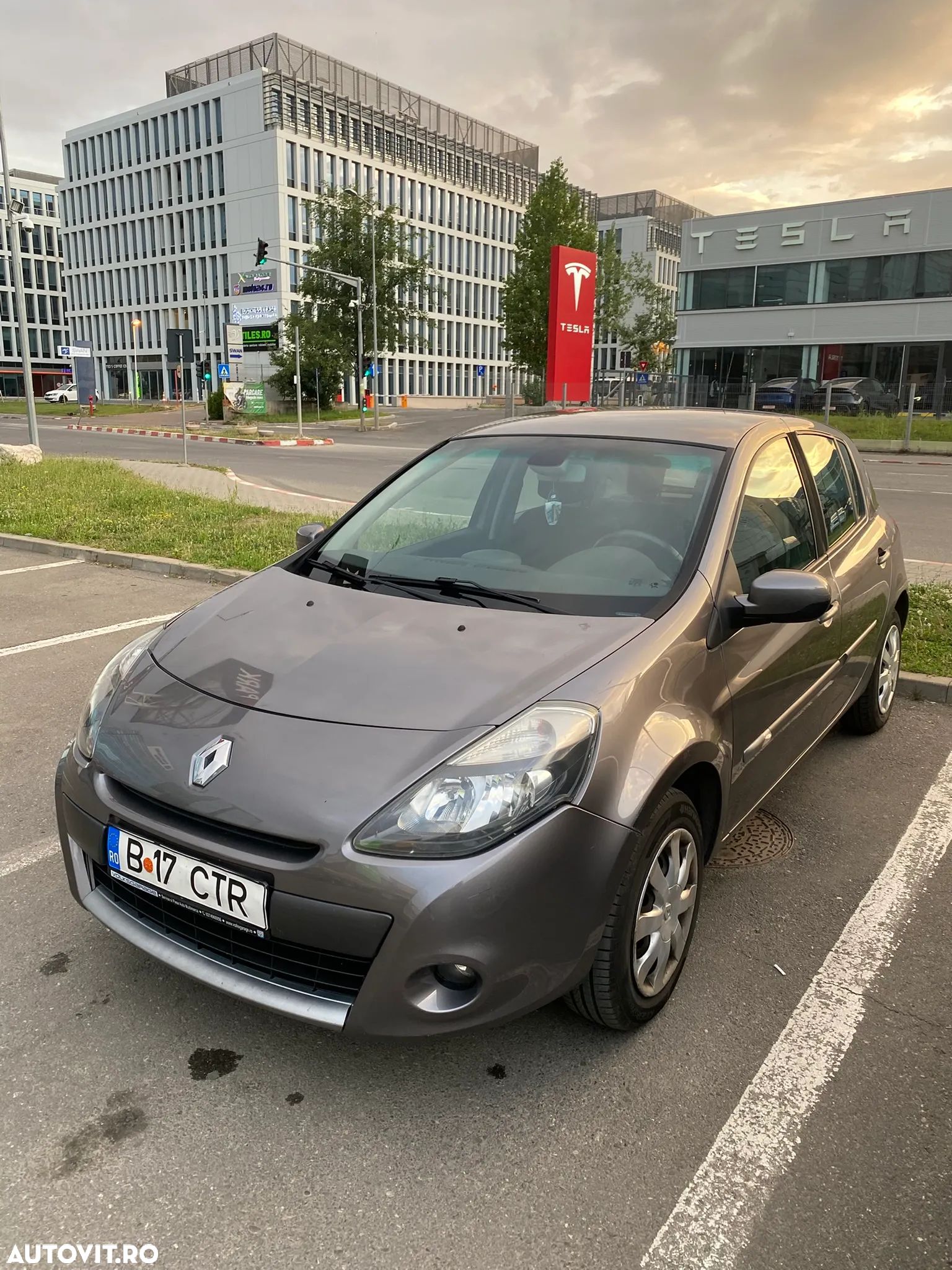 Renault Clio III 1.4 16V Dynamique - 1