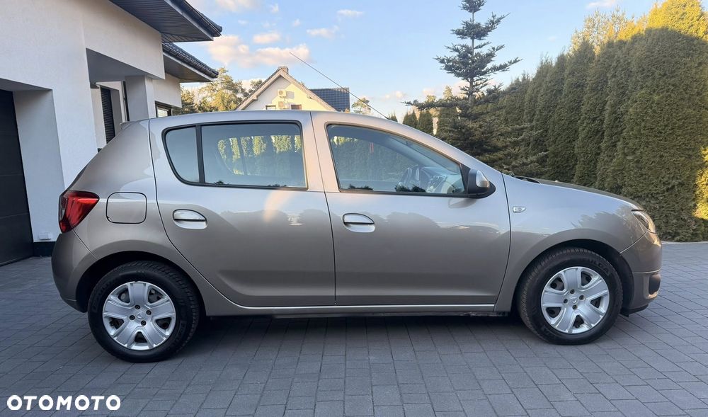 Dacia Sandero 1.2 16V Laureate - 8