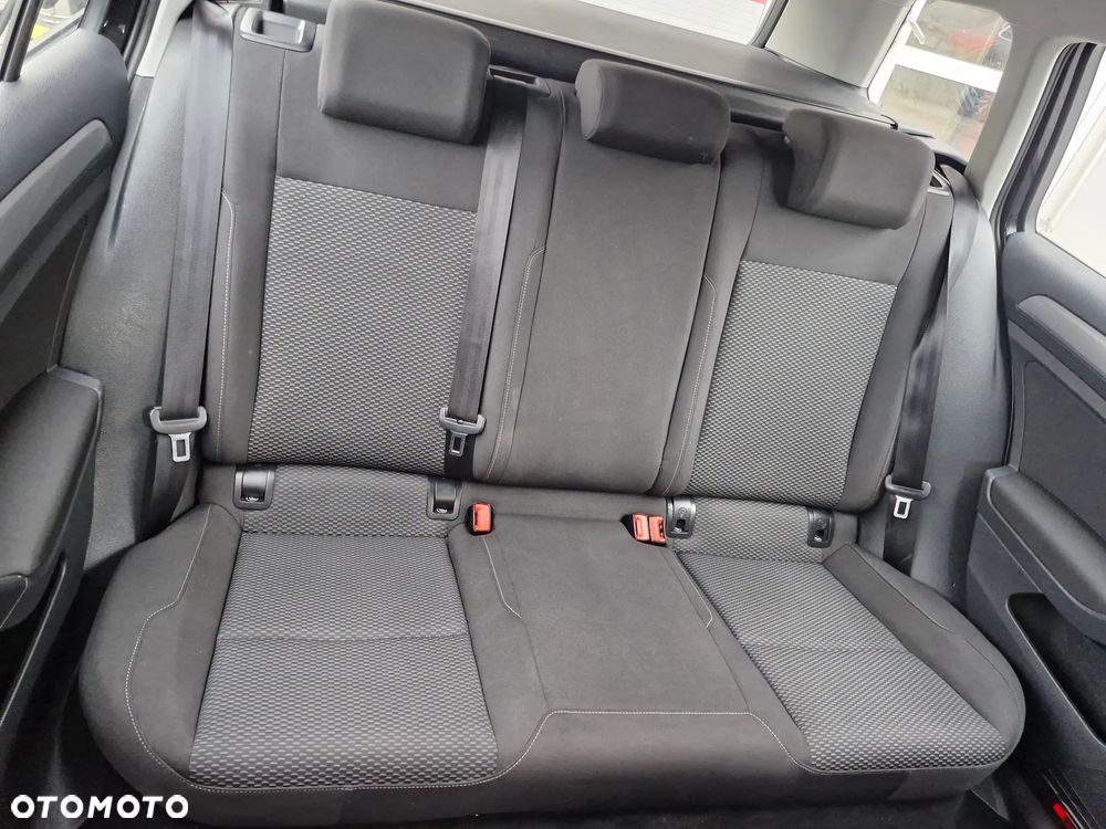 Volkswagen Golf - 24