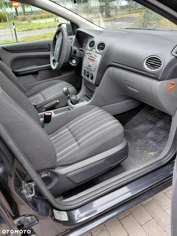 Ford Focus 1.6 Ambiente - 5