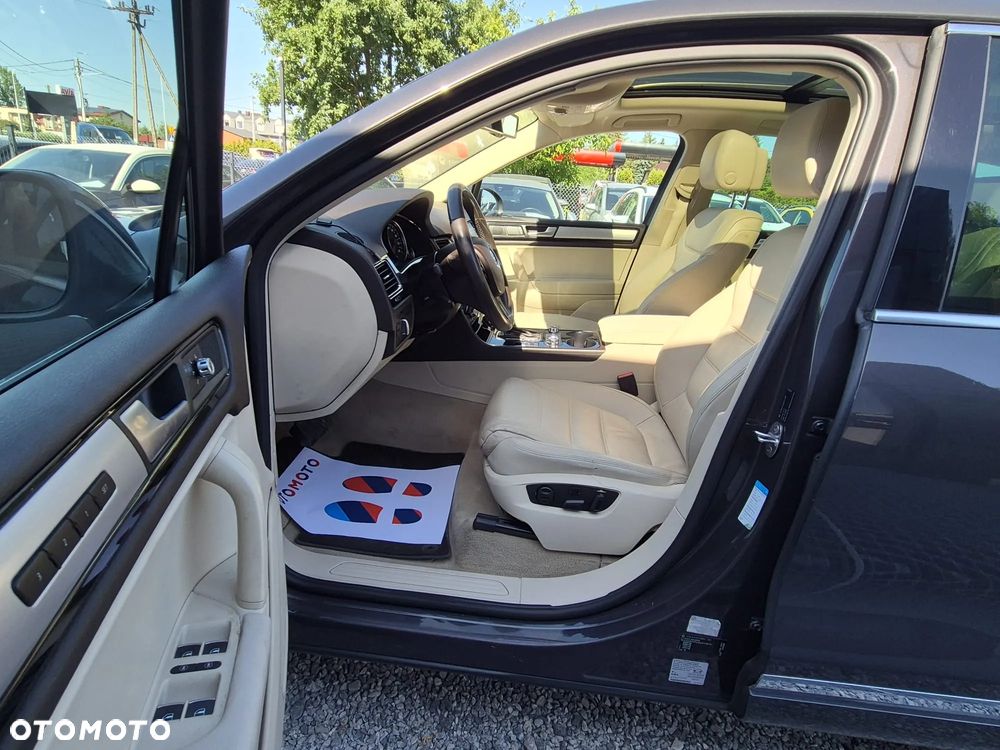 Volkswagen Touareg 3.0 V6 TDI BMT Business Line - 24