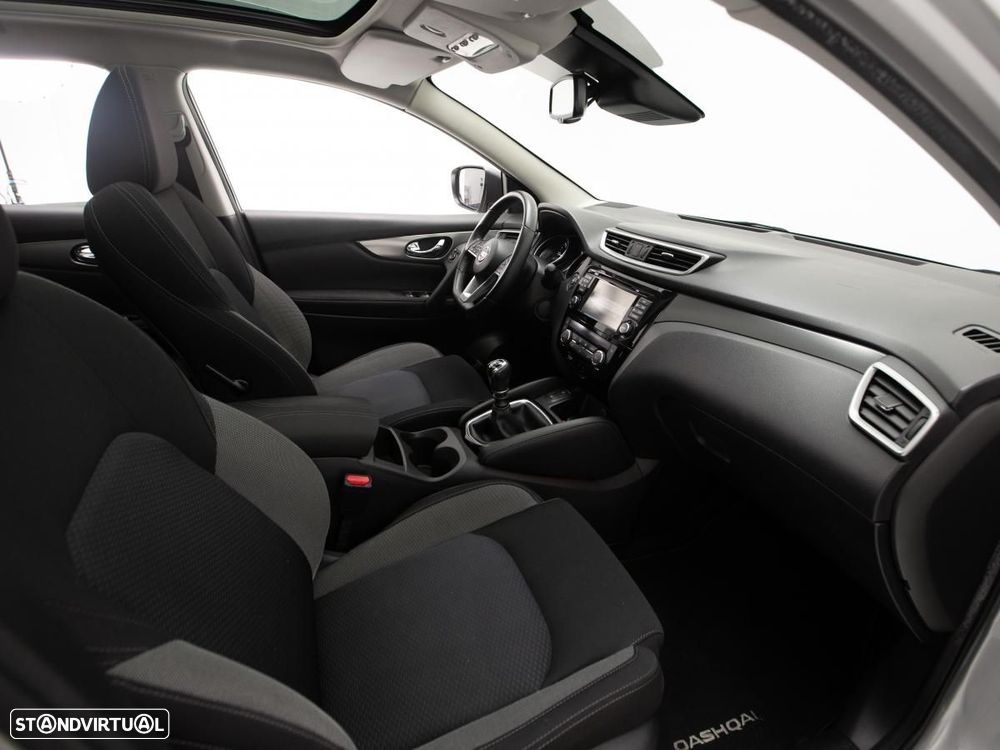 Nissan Qashqai 1.5 dCi N-Connecta - 11