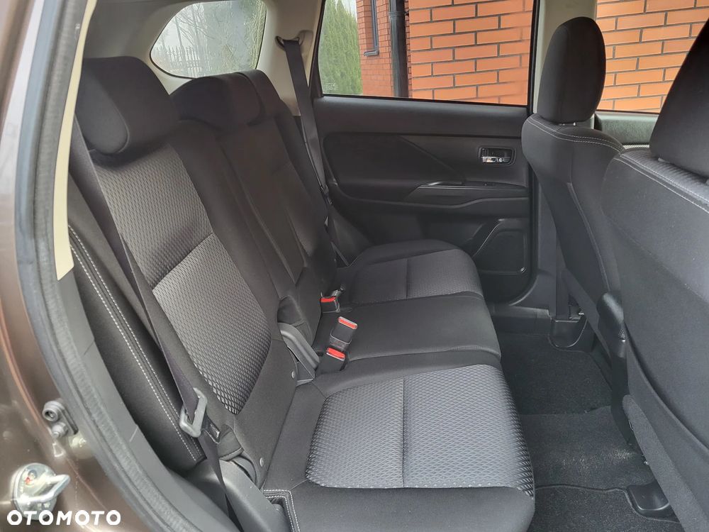 Mitsubishi Outlander - 20