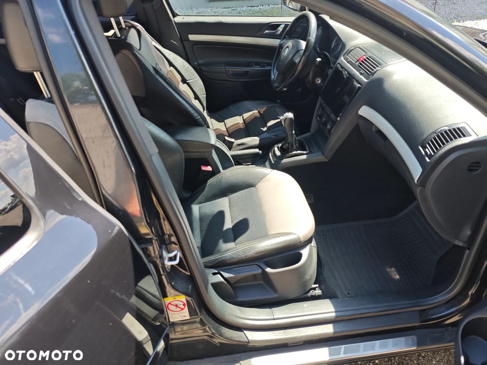 Skoda Octavia 2.0 TDI RS - 12