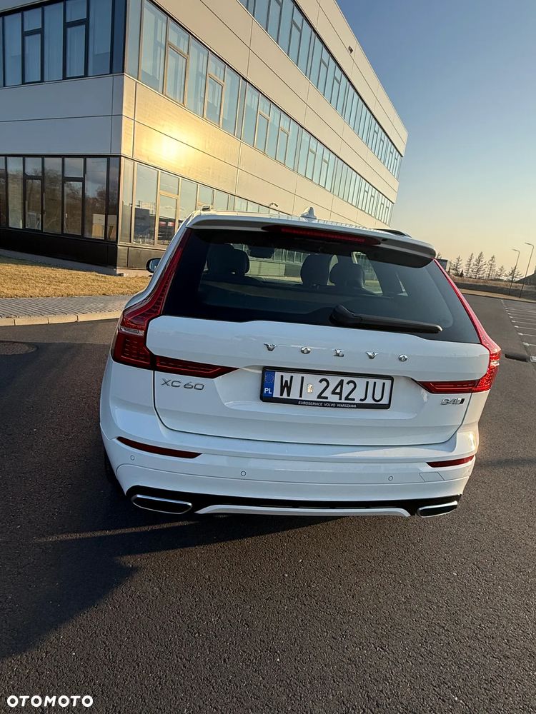 Volvo XC 60 D4 AWD R-Design - 4