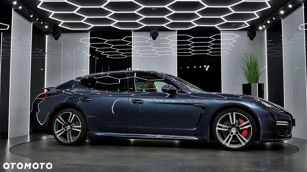 Porsche Panamera GTS - 11