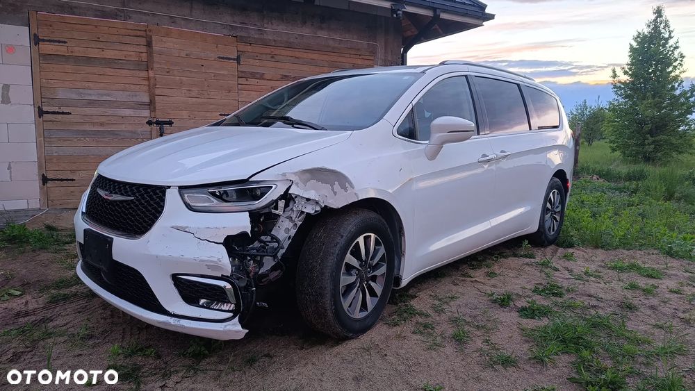 Chrysler Pacifica - 25