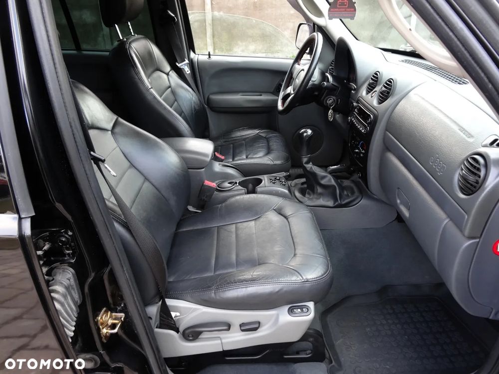 Jeep Cherokee 2.8 CRD Renegade - 23