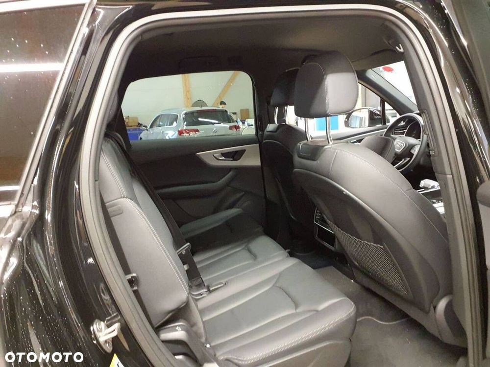 Audi Q7 - 11