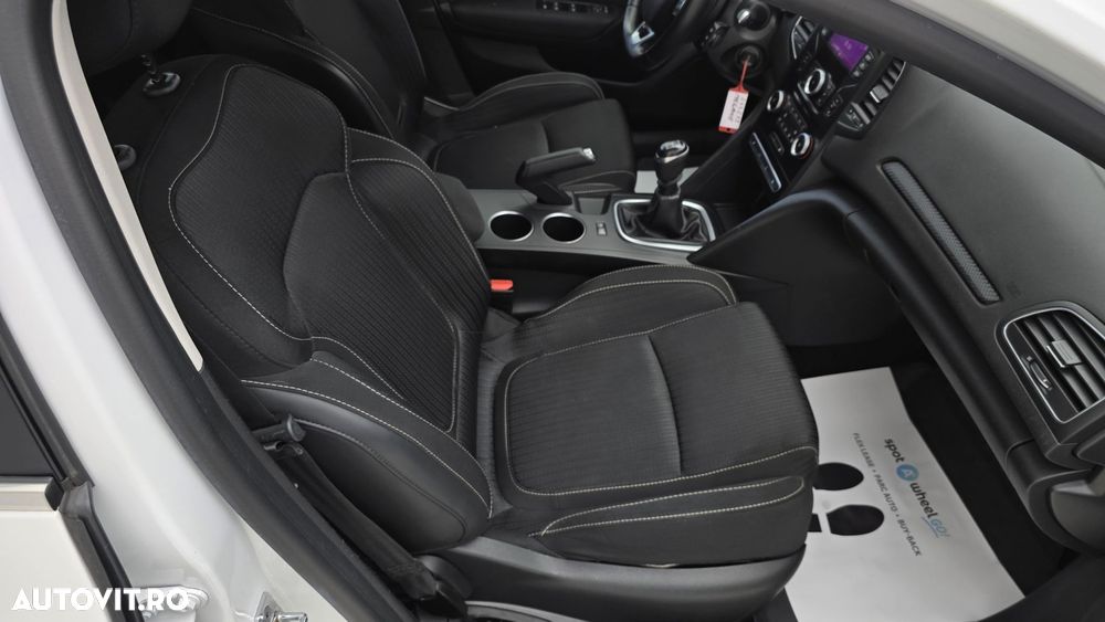 Renault Megane Blue dCi 116 Zen - 19