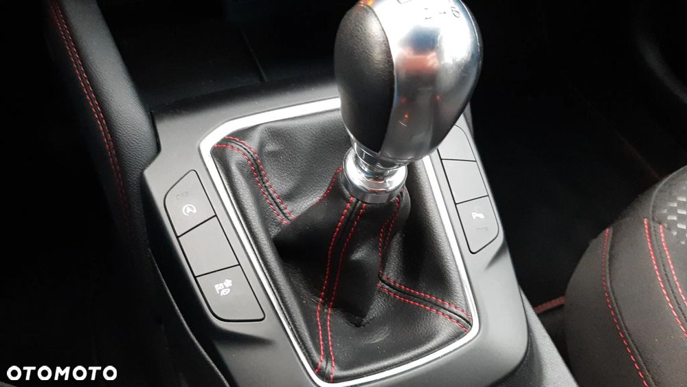 Ford Kuga 1.5 EcoBoost FWD ST-Line - 29