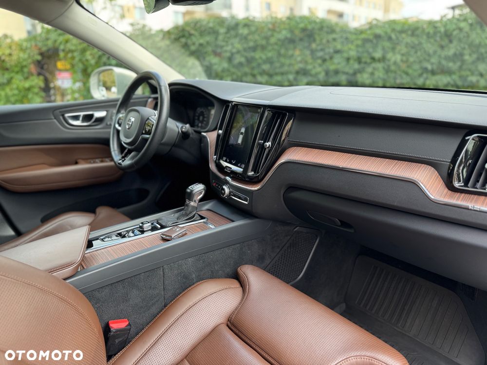 Volvo XC 60 T5 AWD Inscription - 28