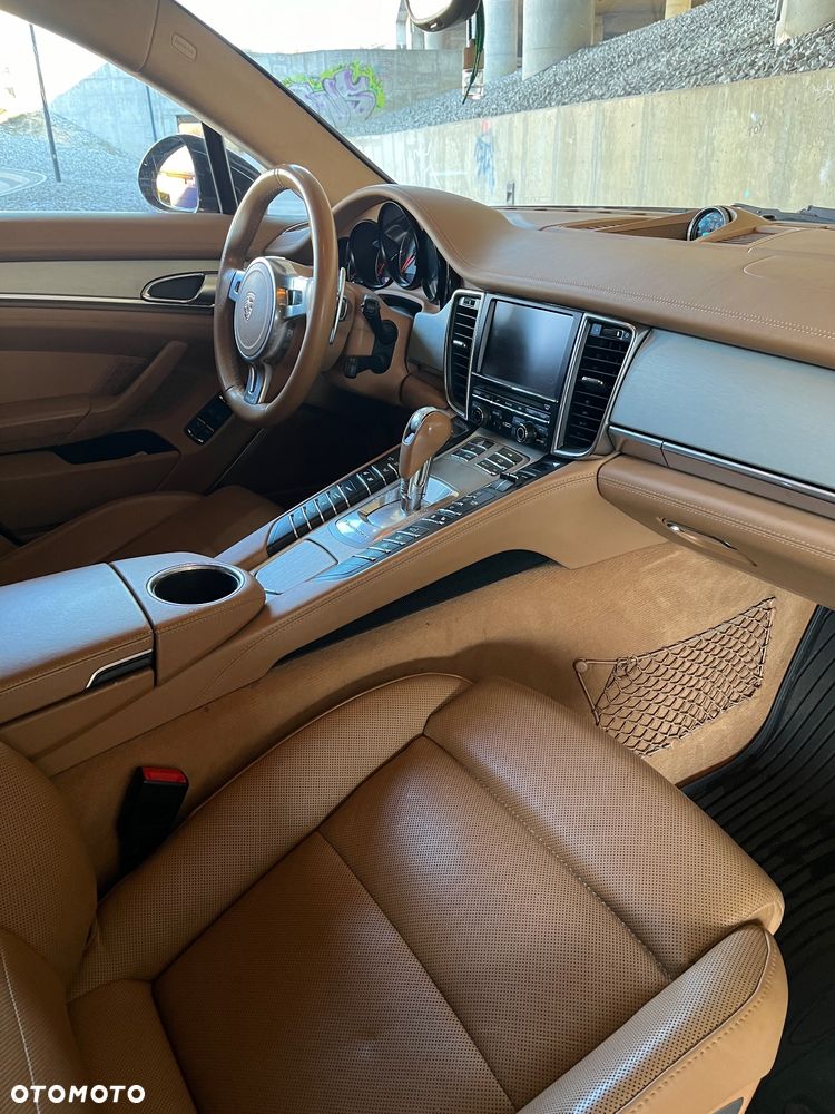 Porsche Panamera 4S PDK - 19