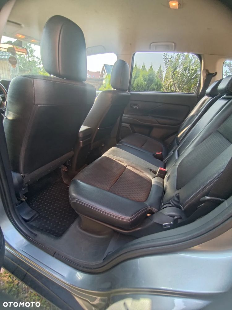 Mitsubishi Outlander - 9