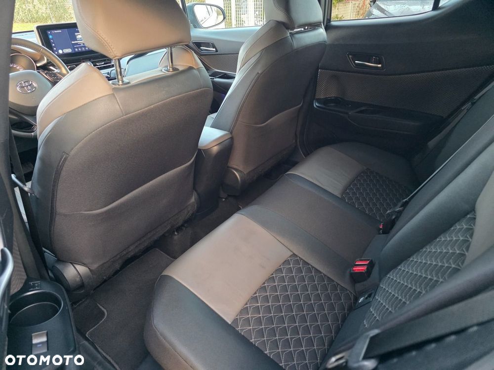Toyota C-HR 2.0 Hybrid Executive - 16