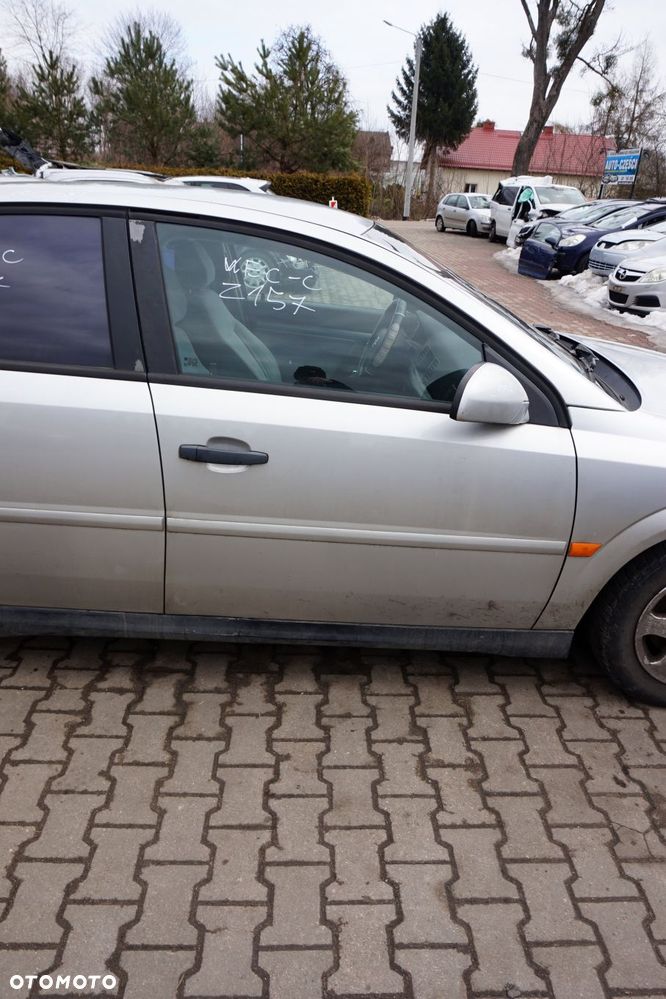 DRZWI PRZEDNIE PRAWE VECTRA C SEDAN Z157  SREBRNY OPEL 2002-2005 - 1