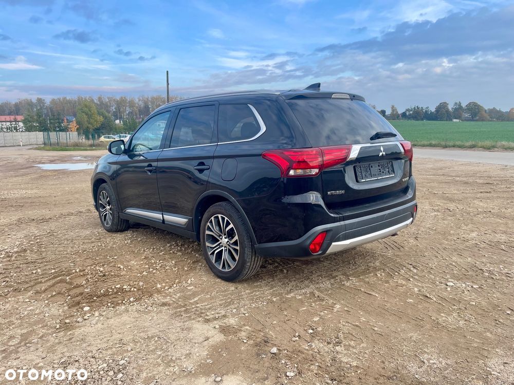 Mitsubishi Outlander 2.2 DI-D 4WD Automatik Diamant Edition - 3