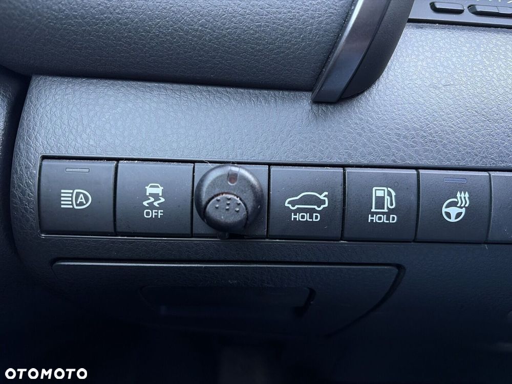 Toyota Camry 2.5 Hybrid Executive CVT - 25