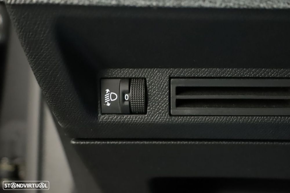 Peugeot 3008 1.2 Hybrid Allure e-DCS6 - 19