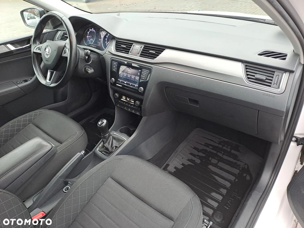 Skoda RAPID Spb 1.0 TSI Style - 10