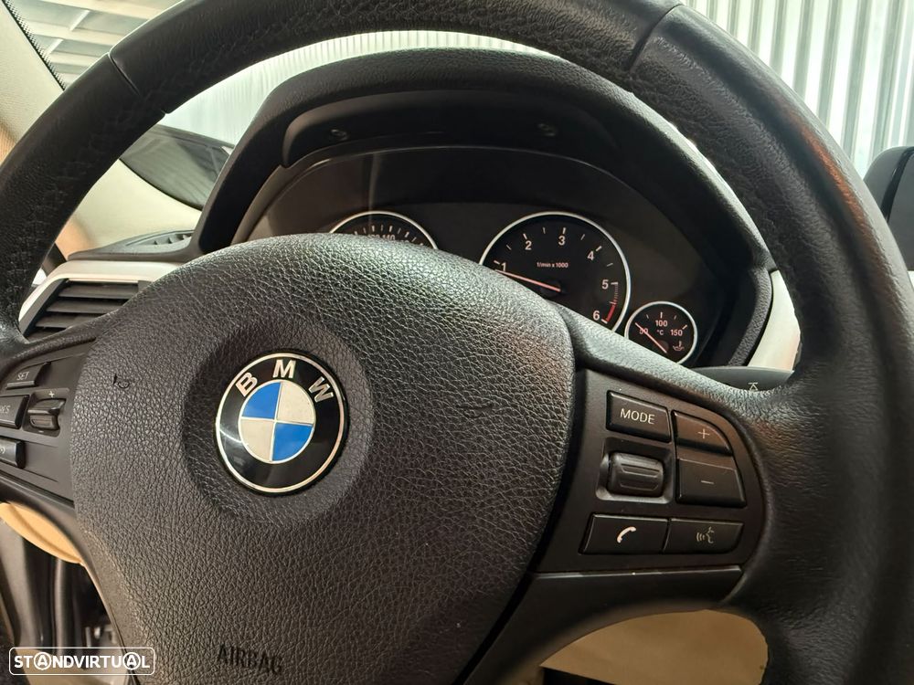 BMW 320 d Auto Line Luxury - 19